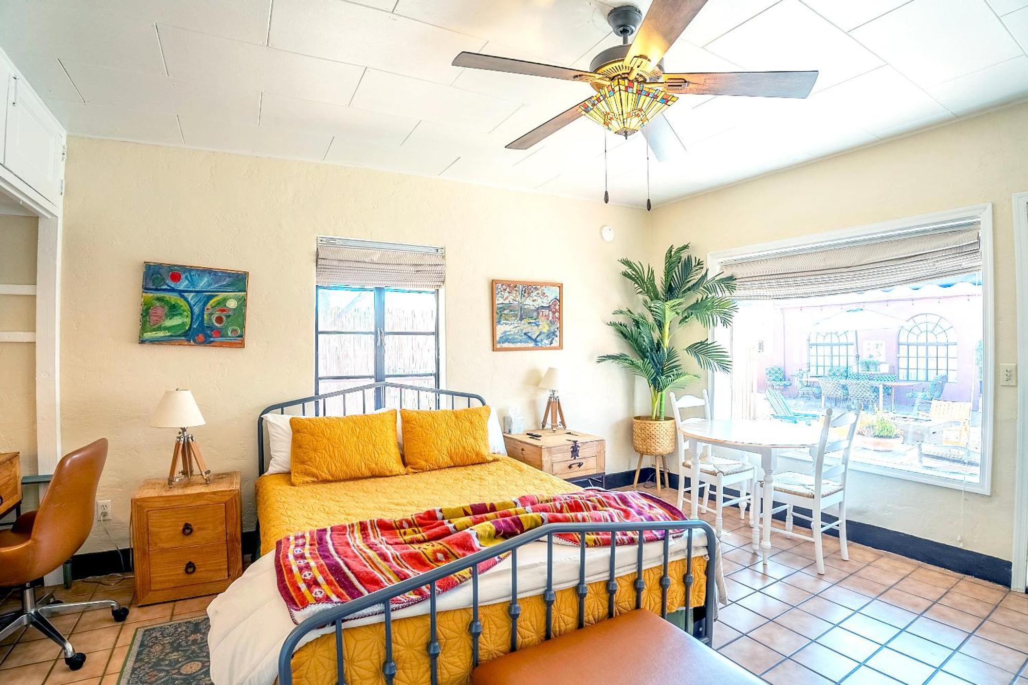 Historic Guesthouse 2 Blocks From The Uofa, Low Summer Rates! Tucson Exterior photo